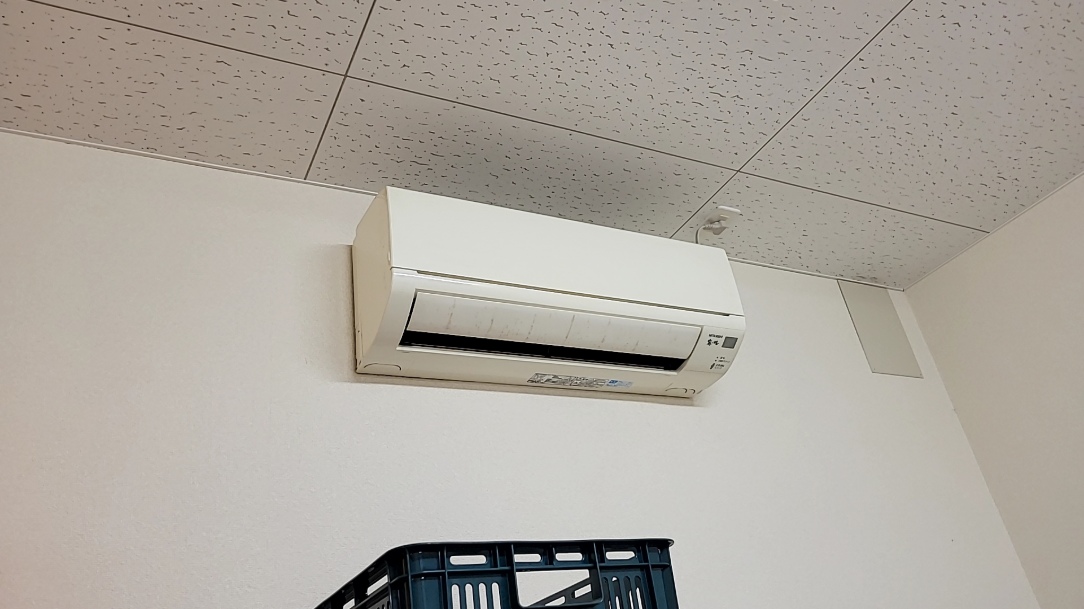 飛島村持ち込みエアコン新規取付事工事